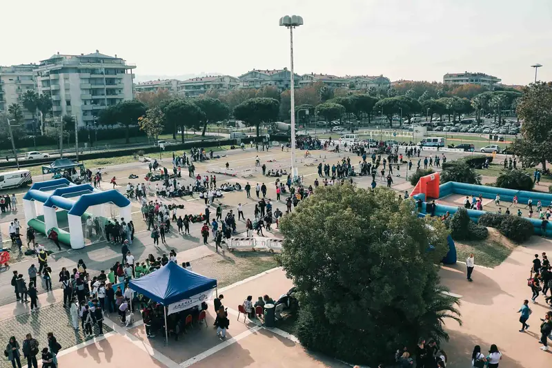 Vista dall'alto del piazzale del villaggio sportivo di Montesilvano